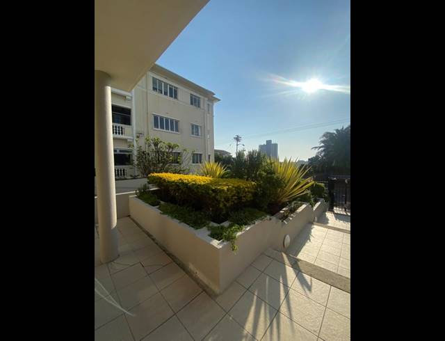1 BEDROOM PROPERTY TO RENT IN SEA POINT